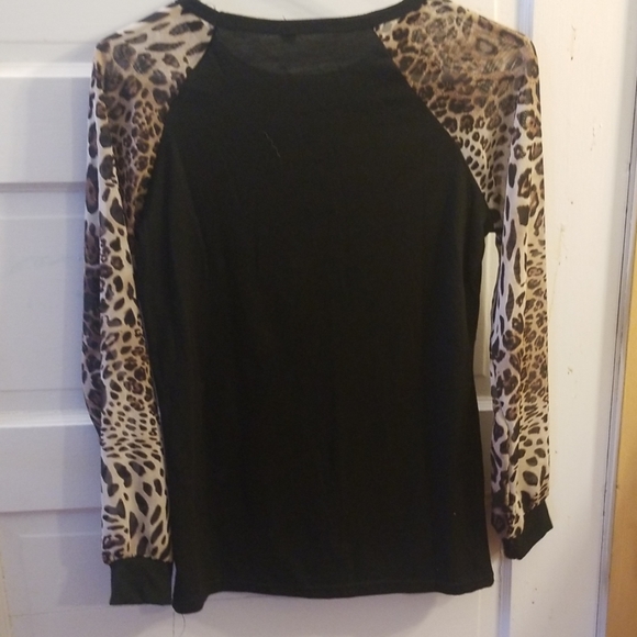 Womens small animal print blouse - Picture 3 of 4